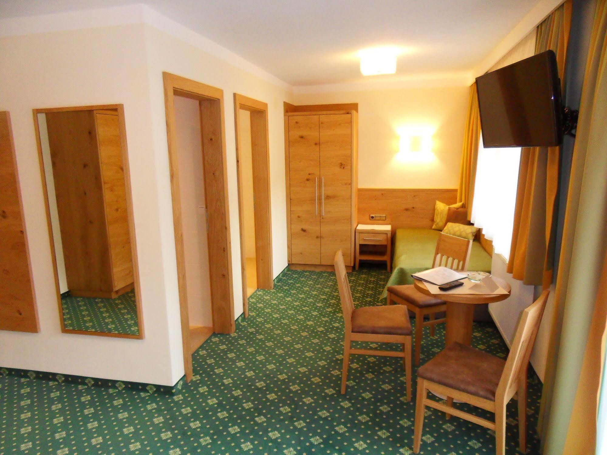Pension Birkenhof Майрхофен Экстерьер фото