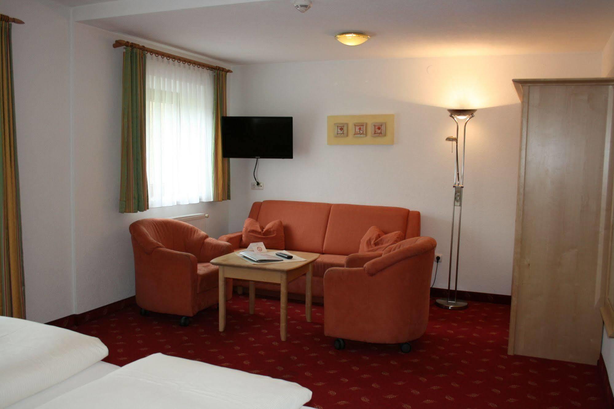 Pension Birkenhof Майрхофен Экстерьер фото