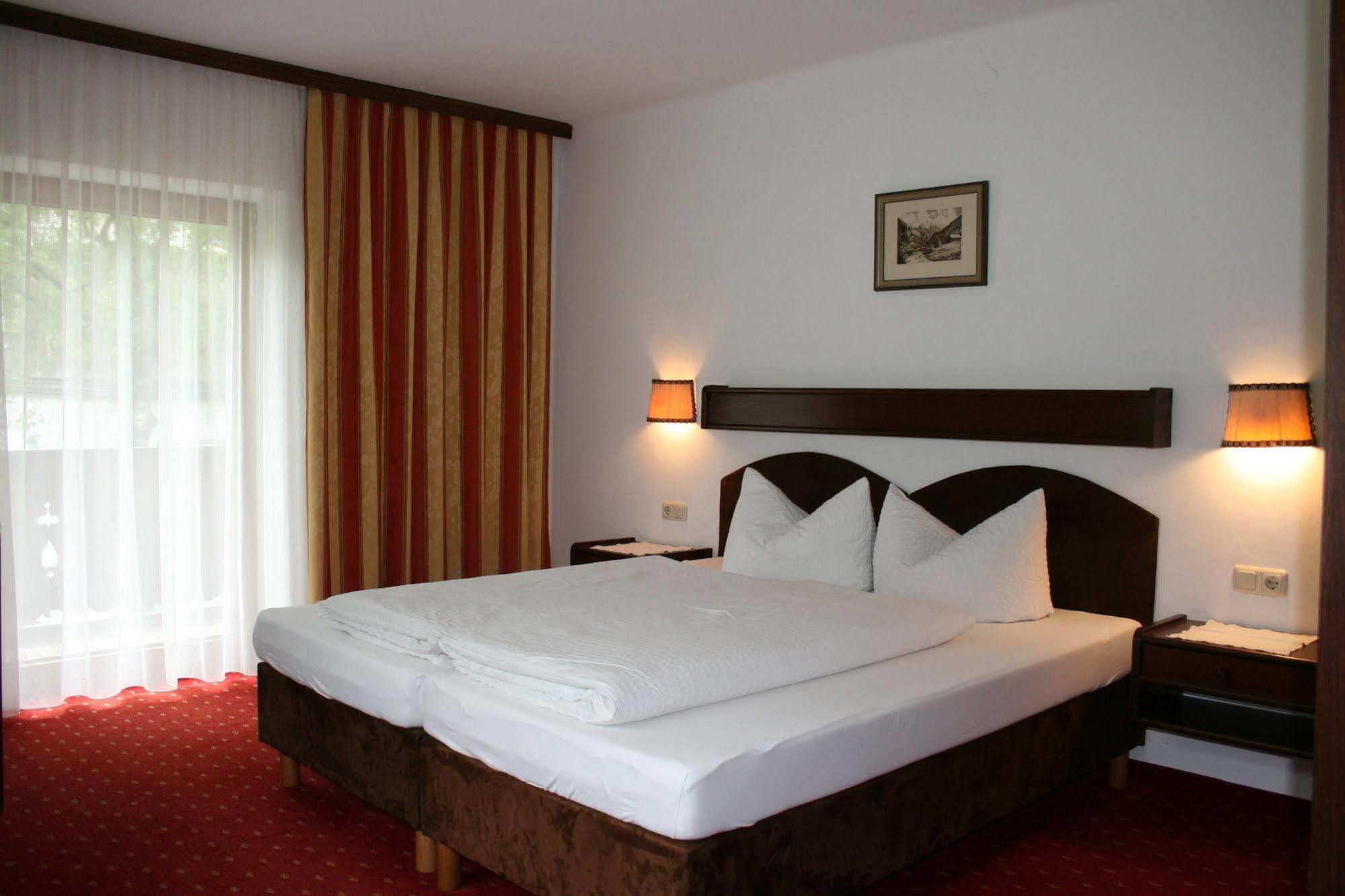 Pension Birkenhof Майрхофен Экстерьер фото