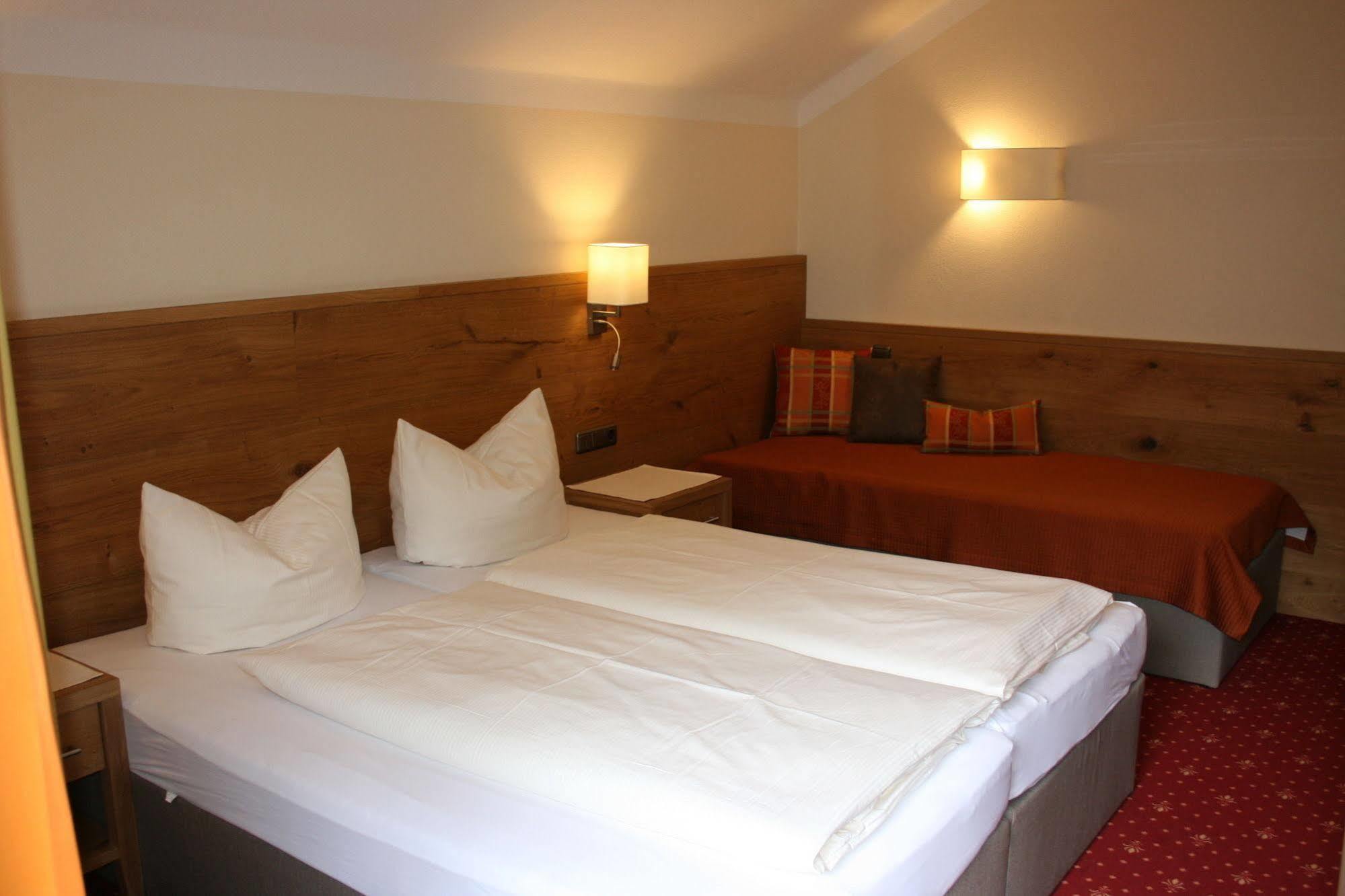 Pension Birkenhof Майрхофен Экстерьер фото